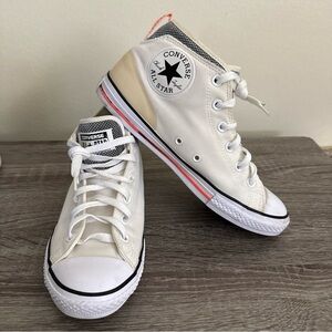 Converse Boys Chuck Taylor All Star size 6